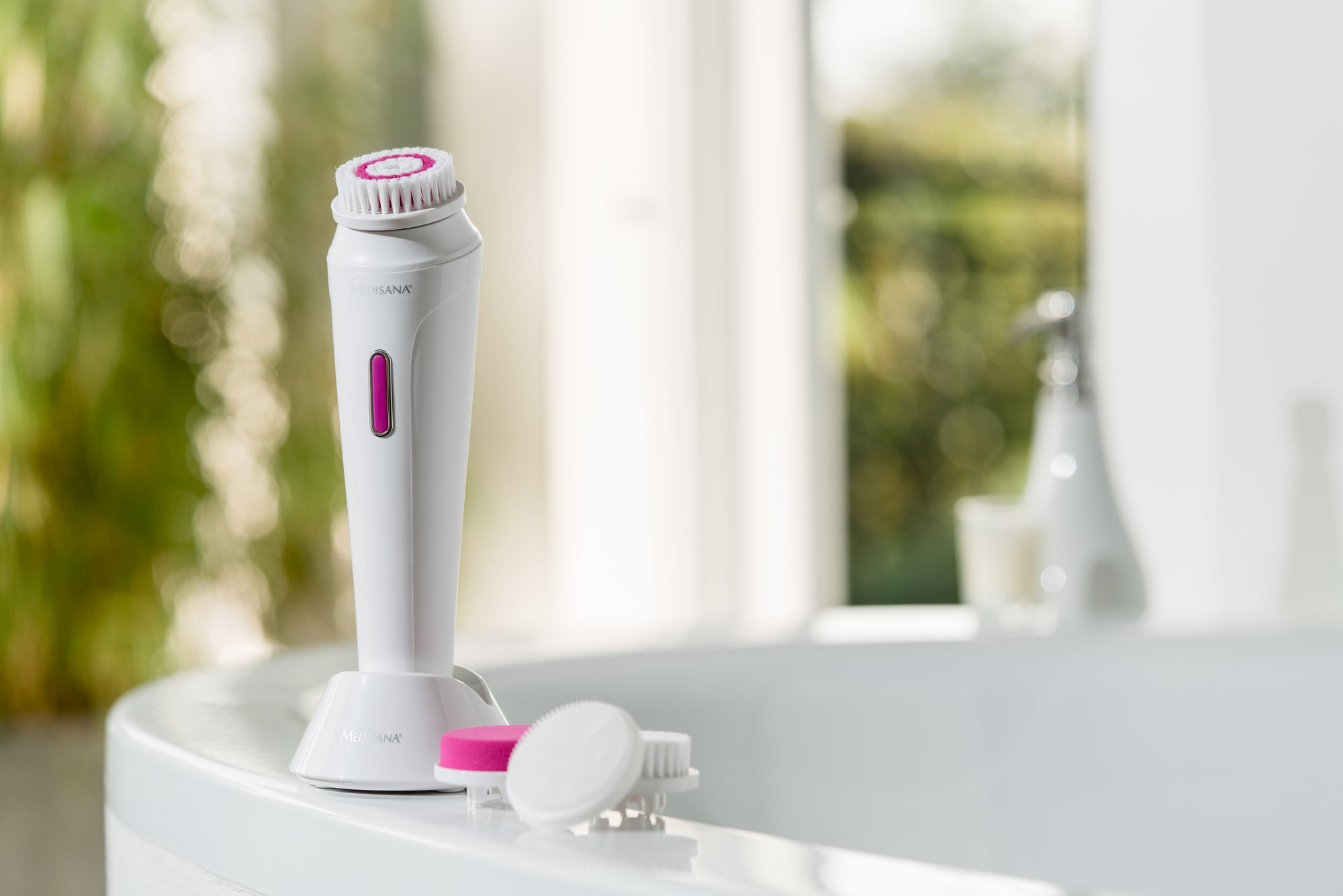 medisana-fb-885-brosse-lectrique-de-nettoyage-du-visage-avec-4-embouts-station-d image 8