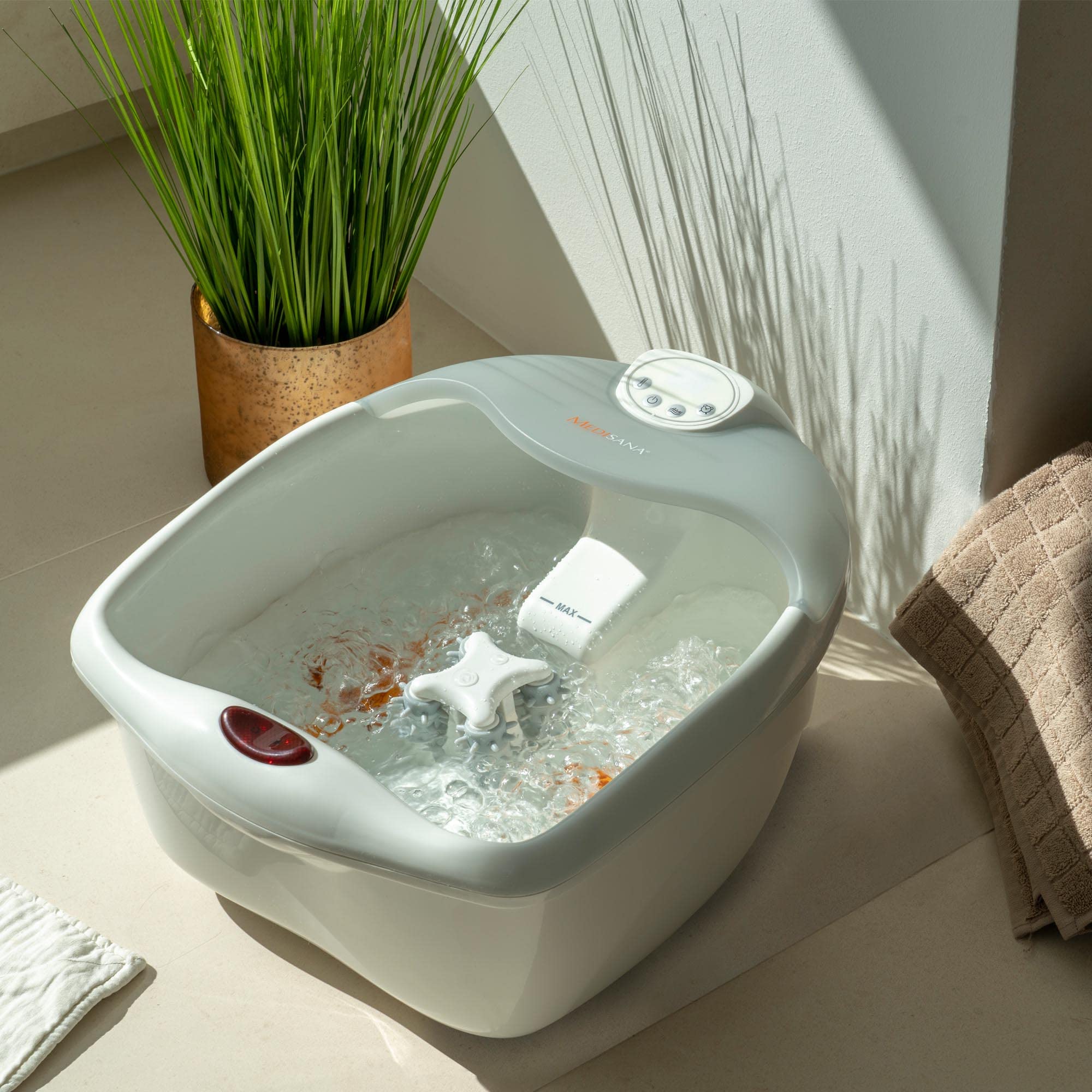 medisana-fs-885-spa-pour-les-pieds-3-en-1-bain-de-pieds-avec-massage-bulles-vibr image 3